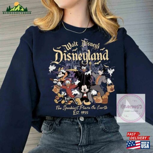 Retro Walt Disney’s Disneyland Halloween Sweater Shirt Mickey Classic Unisex