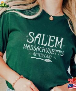 Salem Witch Halloween Shirt Massachusetts Witchy T-Shirt Classic