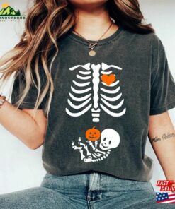 Skeleton Halloween Maternity Comfort Colors® Shirt New Baby Boy Pregnancy Announcement 2023 Pregnant Women Hoodie T-Shirt