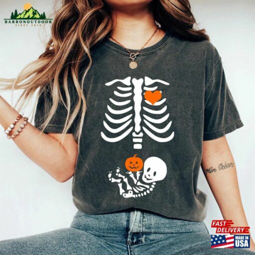 Skeleton Halloween Maternity Comfort Colors® Shirt New Baby Boy Pregnancy Announcement 2023 Pregnant Women Hoodie T-Shirt