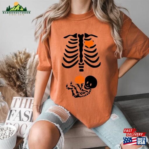 Skeleton Halloween Maternity Comfort Colors® Shirt New Baby Boy Pregnancy Announcement 2023 Pregnant Women Hoodie T-Shirt