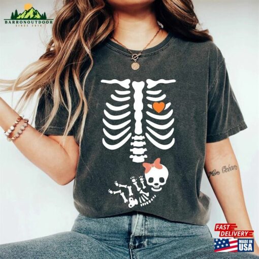 Skeleton Halloween Maternity Comfort Colors® Shirt New Baby Girl Pregnancy Announcement 2023 Pregnant Women Sweatshirt Classic