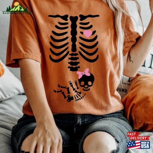 Skeleton Halloween Maternity Comfort Colors® Shirt New Baby Girl Pregnancy Announcement 2023 Pregnant Women Sweatshirt T-Shirt