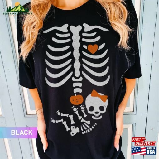 Skeleton Halloween Maternity Comfort Colors Shirt New Baby Girl Pregnancy Announcement 2023 Pregnant Women Classic T-Shirt