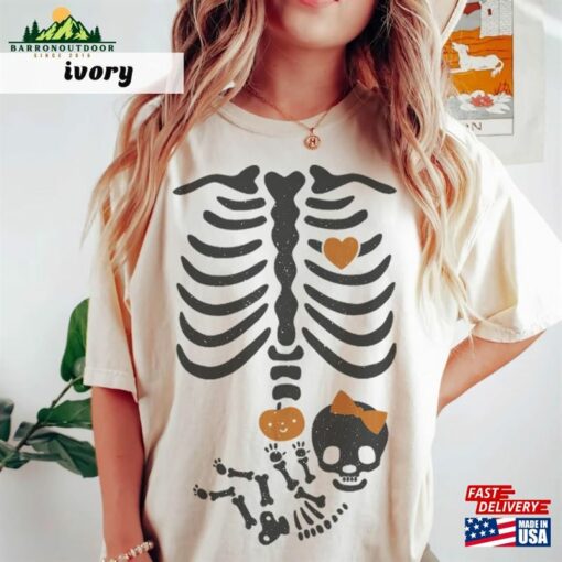 Skeleton Halloween Maternity Comfort Colors Shirt New Baby Girl Pregnancy Announcement 2023 Pregnant Women Classic T-Shirt