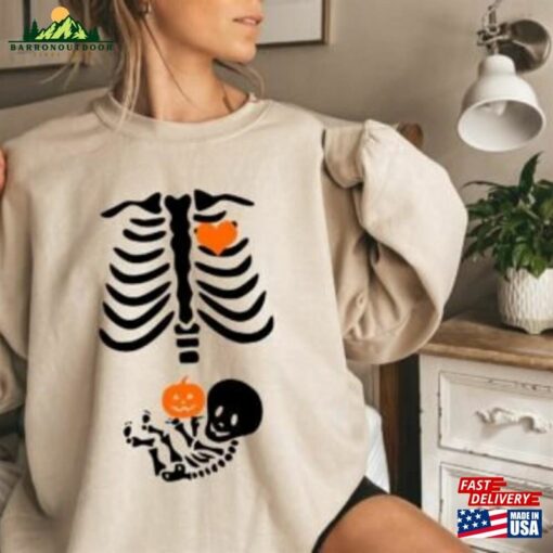 Skeleton Halloween Maternity Shirt Funny Pregnancy Announcement 2023 Pregnant Women Costume Sweatshirt Unisex