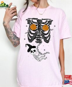 Skeleton Halloween Maternity Shirt Funny Pregnancy Announcement 2023 Pregnant Women Costume T-Shirt Unisex 2 Skeleton Halloween Maternity Shirt Funny Pregnancy Announcement 2023 Pregnant Women Costume T Shirt Unisex 3