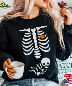 Skeleton Halloween Maternity Shirt Funny Pregnancy Announcement Sweatshirt 2023 Pregnant Women Tees Hoodie Skeleton Halloween Maternity Shirt Funny Pregnancy Announcement Sweatshirt 2023 Pregnant Women Tees Hoodie