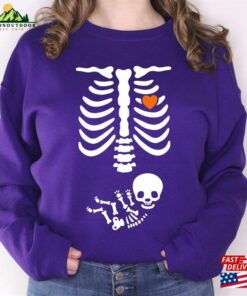 Skeleton Halloween Maternity Sweatshirt Funny Pregnancy Announcement Shirt 2023 Fall New Mom Sweater Hoodie Classic Skeleton Halloween Maternity Sweatshirt Funny Pregnancy Announcement Shirt 2023 Fall New Mom Sweater Hoodie Classic