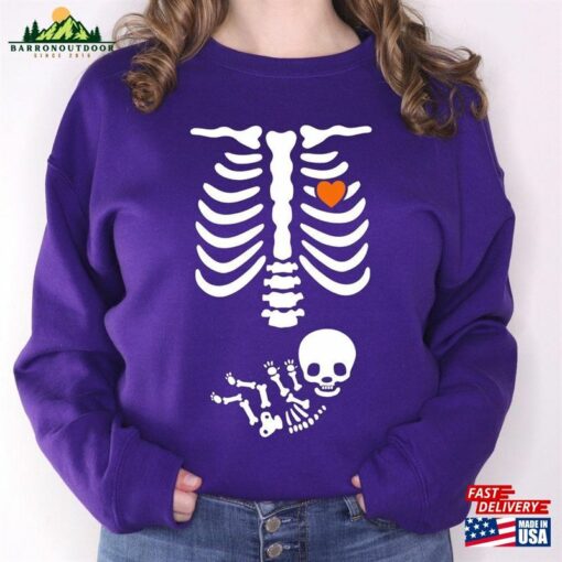 Skeleton Halloween Maternity Sweatshirt Funny Pregnancy Announcement Shirt 2023 Fall New Mom Sweater Hoodie Classic