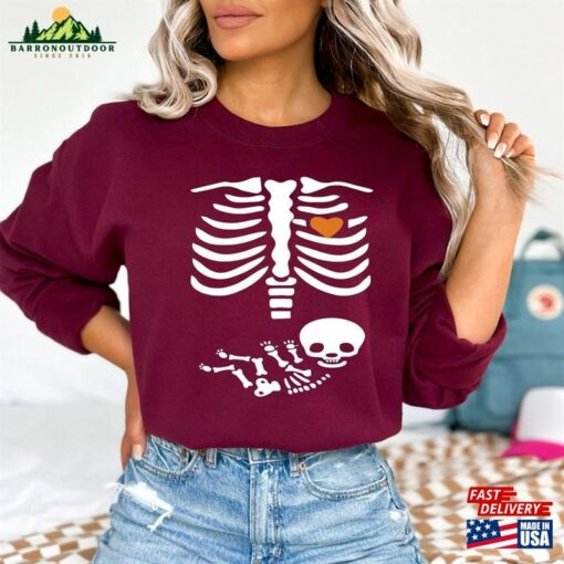 Skeleton Halloween Maternity Sweatshirt Funny Pregnancy Announcement Shirt 2023 Pregnant Women Costume Hoodie