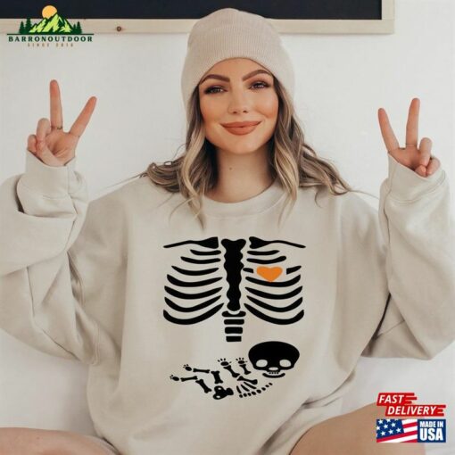 Skeleton Halloween Maternity Sweatshirt Funny Pregnancy Announcement Shirt 2023 Pregnant Women Costume Hoodie