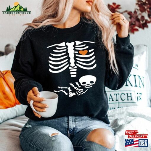 Skeleton Halloween Maternity Sweatshirt Funny Pregnancy Announcement Shirt 2023 Pregnant Women Costume Hoodie