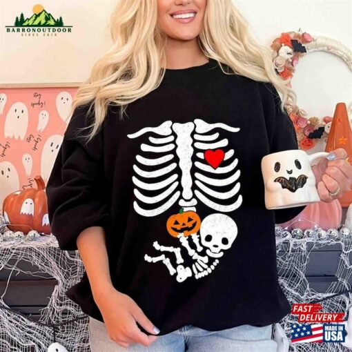 Skeleton Halloween Maternity Sweatshirt Funny Pregnancy Announcement Shirt 2023 Pregnant Women Costume T-Shirt Hoodie