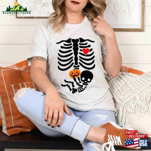 Skeleton Halloween Maternity Sweatshirt Funny Pregnancy Announcement Shirt 2023 Pregnant Women Costume T-Shirt Hoodie