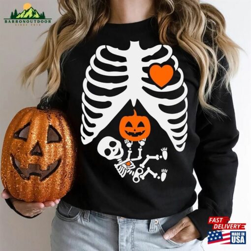 Skeleton Halloween Pregnancy Announcement Shirt Maternity Sweatshirt Funny 2023 Hoodie Classic