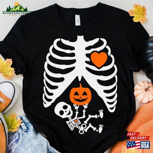 Skeleton Halloween Pregnancy Announcement Shirt Maternity Sweatshirt Funny 2023 Hoodie Classic