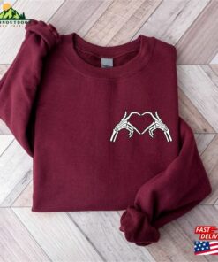 Skeleton Hands Love Heart Sign Retro Halloween 2023 Shirt Sweatshirt T-Shirt 2 Skeleton Hands Love Heart Sign Retro Halloween 2023 Shirt Sweatshirt T Shirt 3
