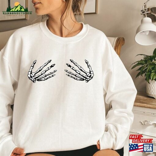 Skeleton Hands Sweat Halloween Sweatshirt 2023 T-Shirt