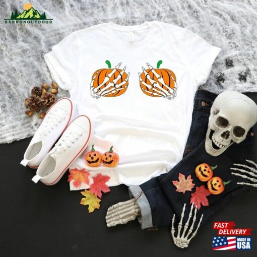 Skeleton Hold Pumpkins Halloween Pumpkin Shirt Shirts T-Shirt Classic