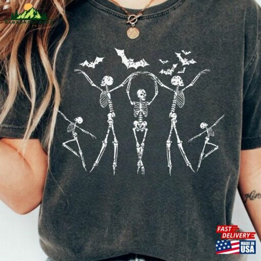 Spooky Dancing Skeleton T Shirt With Bat Design For Halloween Fall Season Classic Hoodie