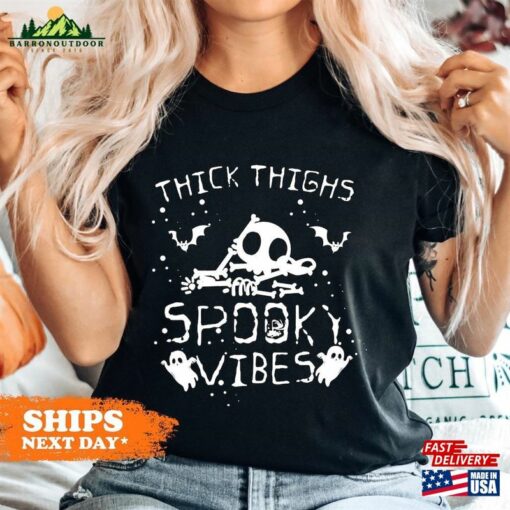 Thick Thighs Spooky Vibes Shirt Halloween Comfort Colors T Classic Sweatshirt