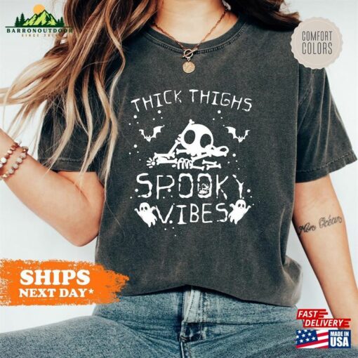 Thick Thighs Spooky Vibes Shirt Halloween Comfort Colors T Classic Sweatshirt