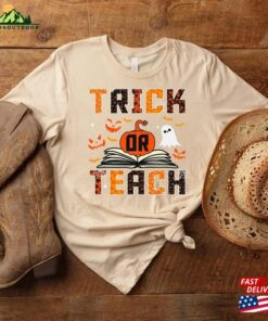 Trick Or Teach Cute Halloween Teacher Happy 2023 T-Shirt Back To School Shirt Sweatshirt Unisex Trick Or Teach Cute Halloween Teacher Happy 2023 T-Shirt Back To School Shirt Sweatshirt Unisex