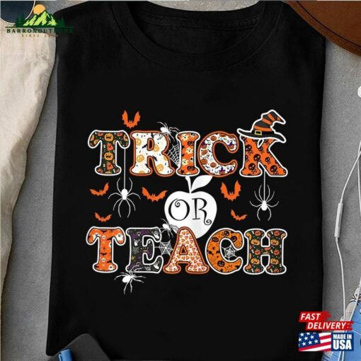 Trick Or Teach Funny Teacher Halloween Costume 2023 Gifts T-Shirt Unisex Hoodie
