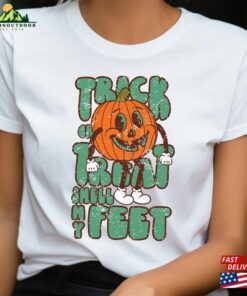 Trick Or Treat Smell My Feet Retro Pumpkin Shirt Halloween Spooky Vibes Unisex Hoodie Trick Or Treat Smell My Feet Retro Pumpkin Shirt Halloween Spooky Vibes Unisex Hoodie