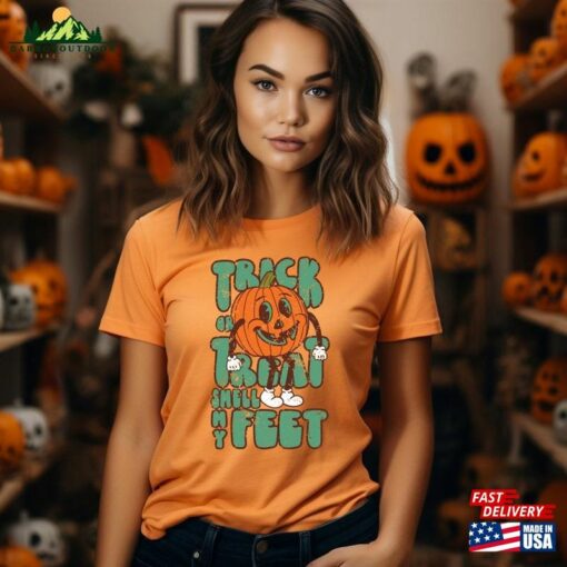 Trick Or Treat Smell My Feet Retro Pumpkin Shirt Halloween Spooky Vibes Unisex Hoodie