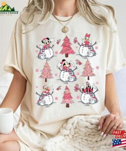 Vintage Disney Pink Christmas Tree Shirt Retro Mickey And Friends Cute Sweatshirt T-Shirt