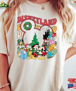 Vintage Disneyland Mickey And Friends Christmas Shirt Disney World Trip T-Shirt Sweatshirt