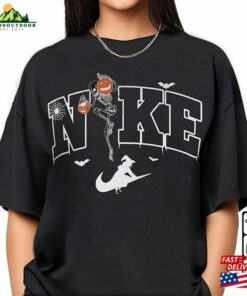 Vintage Halloween Skeleton Pumpkin Sweatshirt Fall Shirt Classic T-Shirt