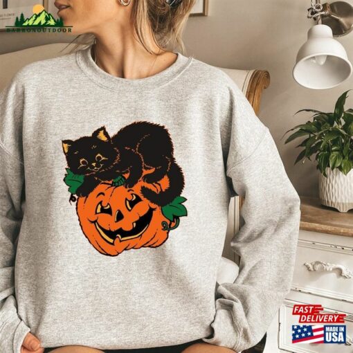 Vintage Halloween Sweatshirt And Hoodie Pumpkin Cat T-Shirt Classic