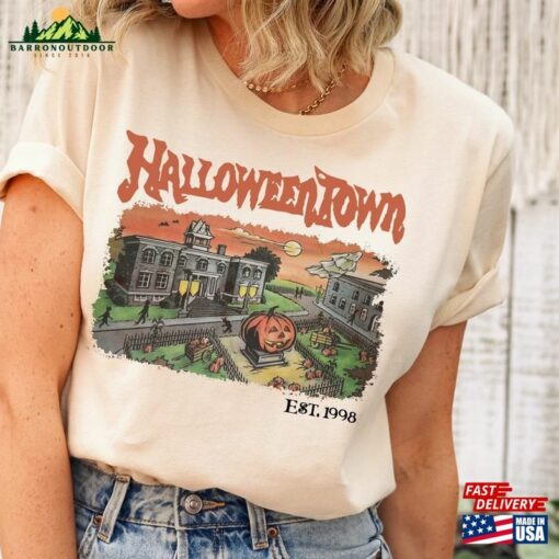 Vintage Halloween Town Est 1998 Shirt Halloweentown Sweatshirt Pumpkin Classic T-Shirt