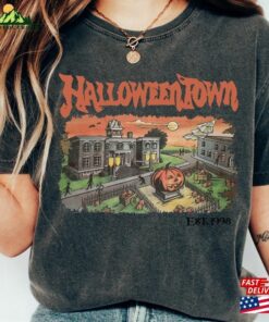 Vintage Halloween Town Est 1998 Shirt Halloweentown Sweatshirt Pumpkin Classic T-Shirt