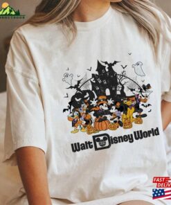 Vintage Walt Disney World Halloween Shirt Family Vacation Mickey And Friends T-Shirt Sweatshirt