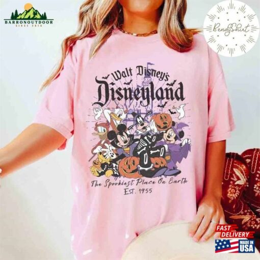 Vintage Walt Disney’s Disneyland Halloween Est 1955 The Spookiest Place On Earth Shirt Retro Mickey And Friends Classic Sweatshirt