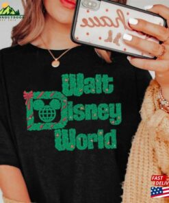 Walt Disney World Wreath Christmas T-Shirt Classic Unisex