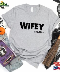 Wifey Est 2023 Hubby Halloween Shirt Unisex Sweatshirt