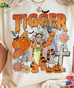 Winnie The Pooh Tigger Happy Halloween Shirt Classic Hoodie