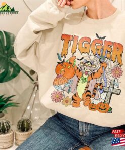 Winnie The Pooh Tigger Happy Halloween Shirt Classic Hoodie