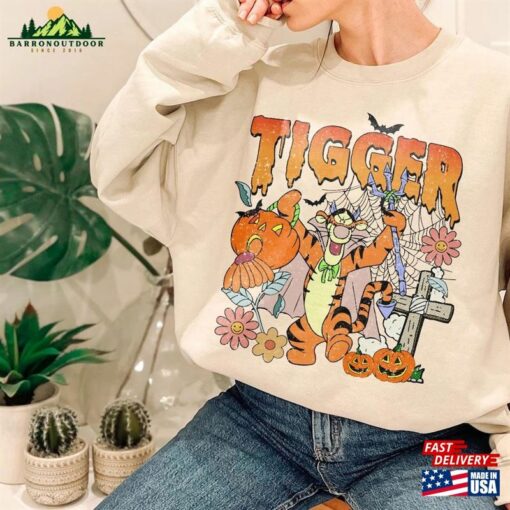 Winnie The Pooh Tigger Happy Halloween Shirt Classic Hoodie