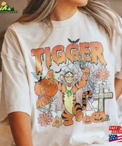 Winnie The Pooh Tigger Happy Halloween Shirt Classic Hoodie 3