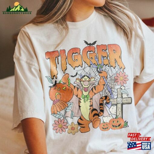 Winnie The Pooh Tigger Happy Halloween Shirt Classic Hoodie