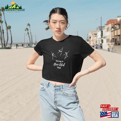 Women’s Flowy Cropped Tee Classic T-Shirt