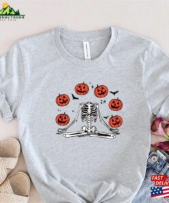 Yoga Skeleton Halloween Shirt Pumpkin T-Shirt Costume Sweatshirt