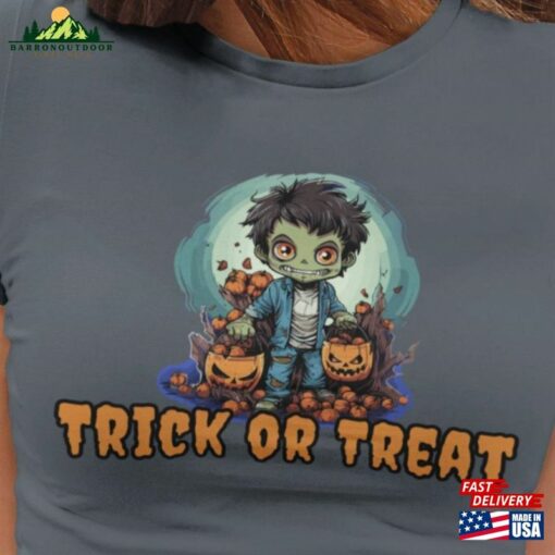 Zombie Trick Or Treat Halloween Shirt Classic Sweatshirt