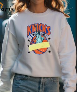 Knicks Basketball Statue Of Liberty New York Shirt 3 Knicks Basketball Statue Of Liberty New York Shirt 4